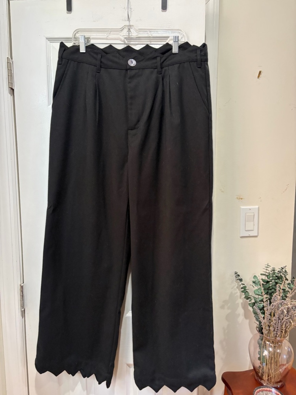 Fashion Brand Company Zig Zag Scallop Hem Black Trousers 1X Excellent Condition